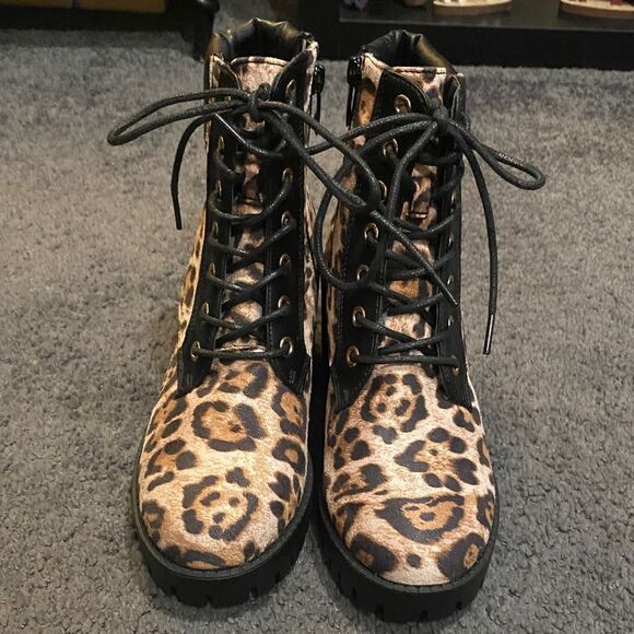 TOP Moda Leopard Lace-Up Boots - Picture 2 of 8